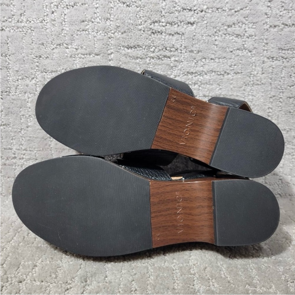 Vionic Closed Toes Wedges(Faye) - Picture 7 of 8